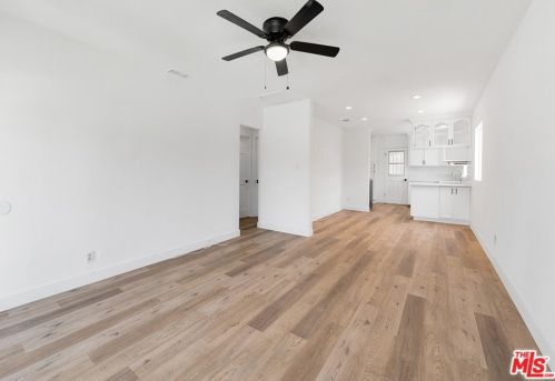5026 142nd St, Hawthorne, CA 90250-6606