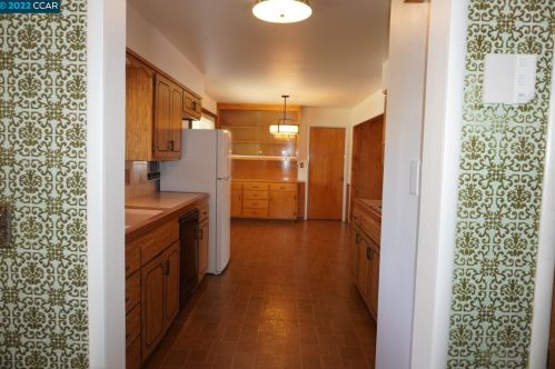 24 Carroll Ct, West Pittsburg, CA 94565-6019