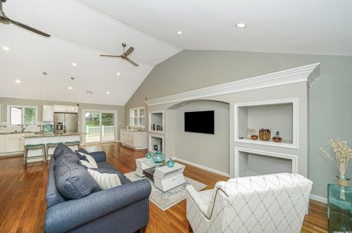 53 Rogues Path, Huntington Station NY  11746-2736 exterior