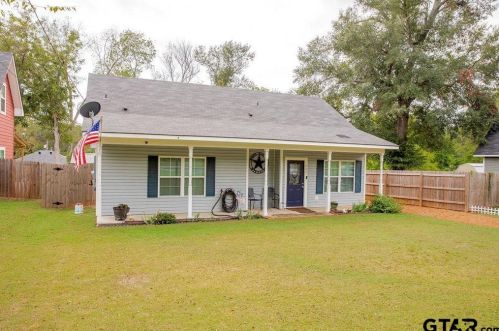 205 Gay Ave, Gladewater, TX 75647-2233