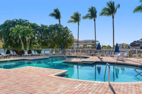6486 Via Regina, Boca Raton FL  33433-3906 exterior