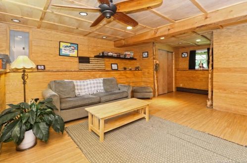 2 Behrle Dr, Ansonia CT  06401-2024 exterior