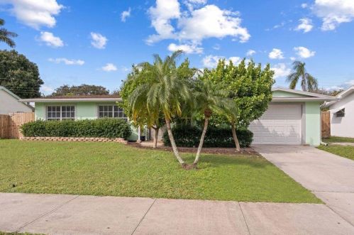 413 Philadelphia Dr, Jupiter FL  33458-4245 exterior