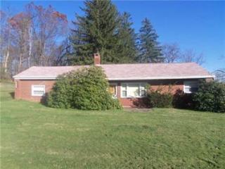 16 Rondee Dr, North Charleroi, PA 15022-3609