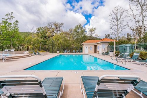 232 Valero Cir, Calabasas CA  91377-5552 exterior