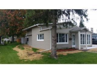 705 Carver Ln, Menasha, WI 54952-2217