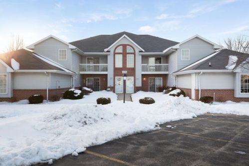1274 Village Centre Dr, Kenosha WI  53144-7270 exterior