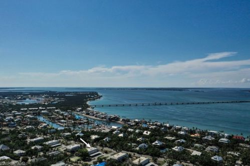 601 Periwinkle Way, Sanibel, FL 33957-3935