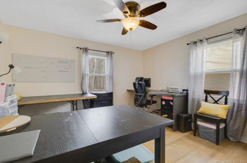 11 Peter Parley Row, Kensington CT  06037-3123 exterior