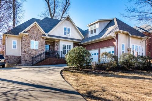 112 Talltrees Dr, Florence, AL 35634-2354