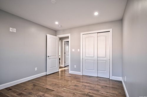 542 Linden St, Hempstead NY  11552-2649 exterior