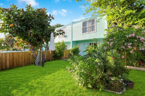 910 Shorewinds, Fort Pierce FL 34949-1537 exterior