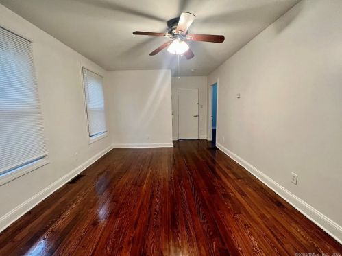 248 Olivia St, Derby CT  06418-1528 exterior