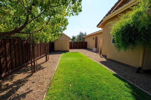 10709 Goldsborough Cir, Valley Home CA  95361-7648 exterior