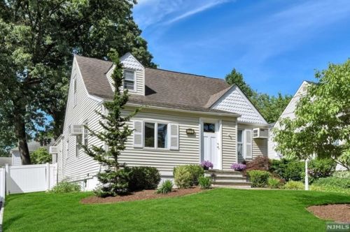 172 Rock Rd, Paterson, NJ 07506-1056