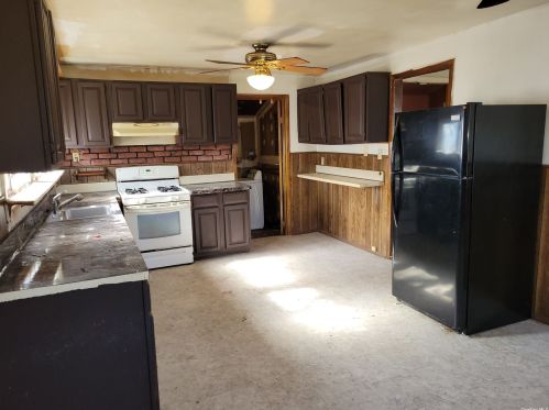 14 Nicoll Ave, Central Islip NY  11722-3135 exterior