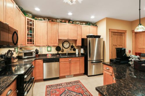 415 Wells St, Lake Geneva WI  53147-2101 exterior