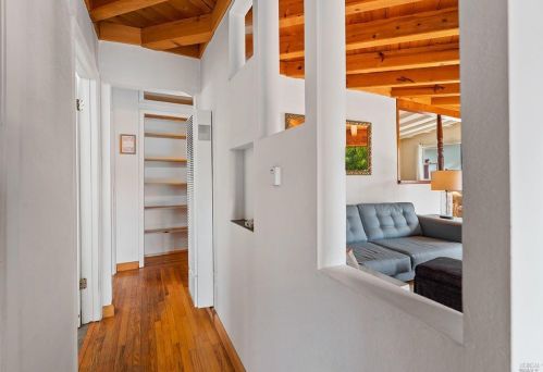 1233 Gloria Dr, Santa Rosa CA 95407-7483 exterior