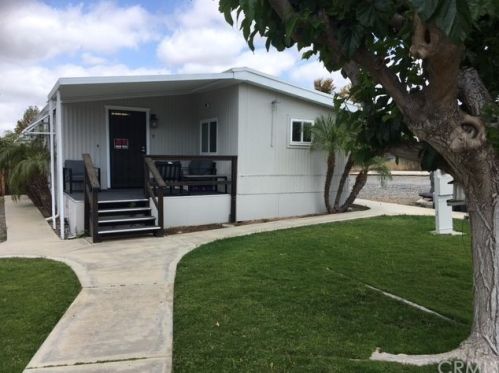 29185 3rd St, Lake Elsinore, CA 92532-2322