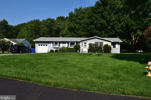 238 Emelia Dr, Bear, DE 19701-1702