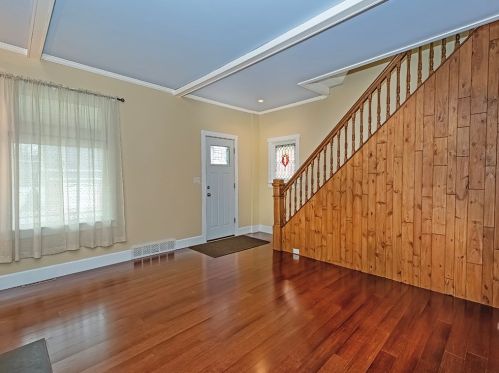 427 New Castle St, Zelienople PA  16063-1253 exterior