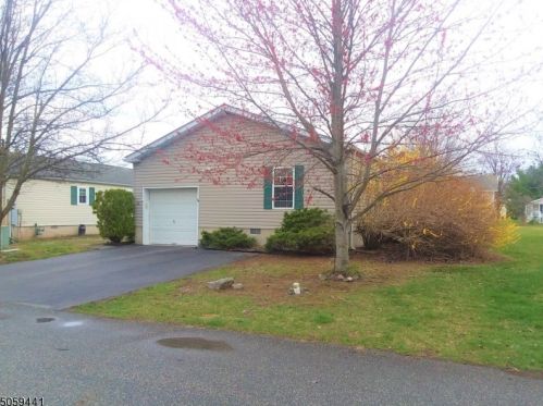 10 Twilight Trl, Belvidere NJ  07823-2906 exterior