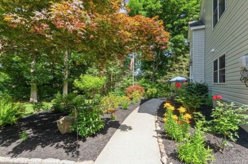 10 Vesper Rd, Patterson, NY 12563-1615