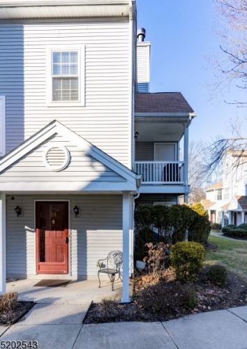 28 Homestead Ln, Lincoln Park, NJ 07035-2033