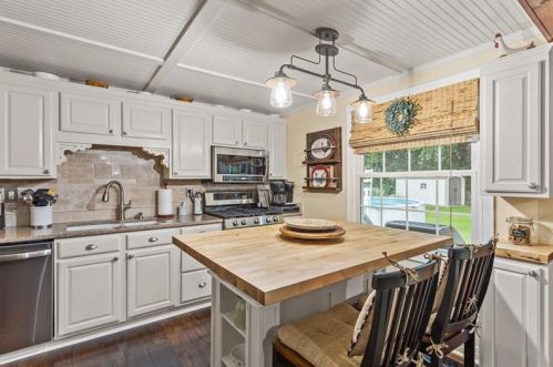 120 Mcmahon Dr, Manor PA 15665-9603 exterior