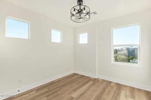 3616 12 St, Phoenix AZ 85024-1762 exterior