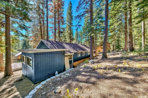 1858 Normuk St, South Lake Tahoe CA  96150-5348 exterior
