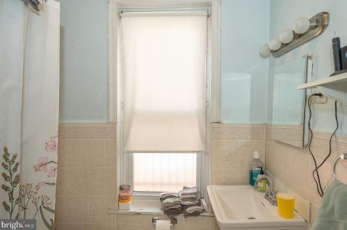 1226 29 St, Philadelphia PA 19121-4537 exterior