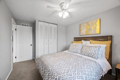 2507 Hunting Ridge Trl, Bridgeville PA  15017-1611 exterior