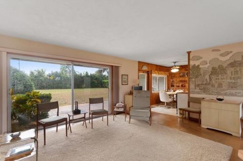 1051 Biltmore Dr, Winter Haven, FL 33881-1140