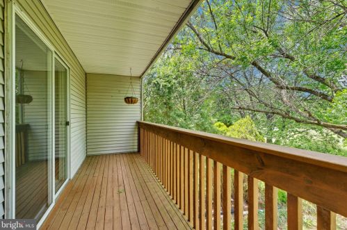 3102 Sapphire Ct, Wilmington DE  19810-2241 exterior