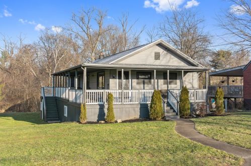 211 Northern Ave, Verona, PA 15147-3820
