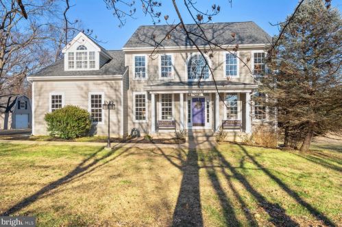 16072 Jonella Farm Dr, Purcellville, VA 20132-2548