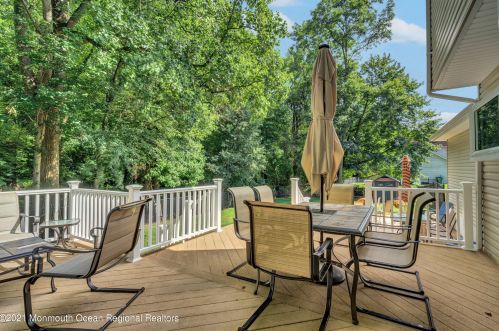 305 Bartley Rd, Jackson Twp NJ  08527-1166 exterior