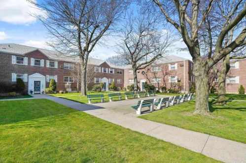 89-29 Shore Pkwy, Jamaica, NY