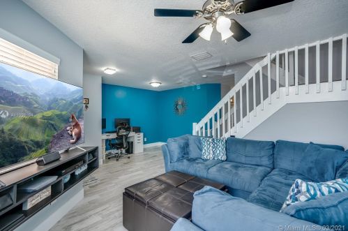 20835 1st St, Hollywood, FL 33029-2166