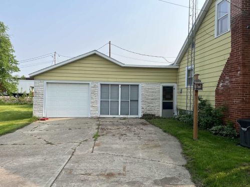 515 Mcevoy St, Mauston, WI 53948-1414