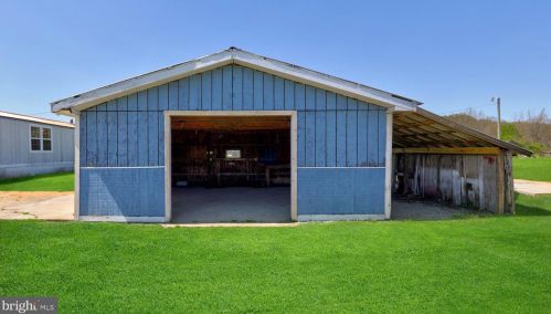 7549 Whiteleysburg Rd, Harrington DE  19952-3721 exterior