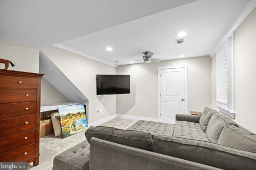 951 Rhonda Pl, Leesburg VA  20175-5632 exterior