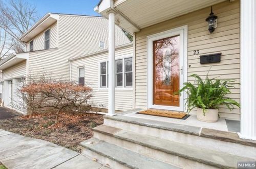 23 Rutherford Pl, Montvale, NJ 07645-2315
