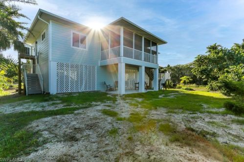 555 Piedmont Rd, Sanibel FL  exterior