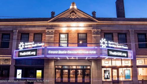 118 Mnr Dr, Tinton Falls NJ 07701-2456 exterior