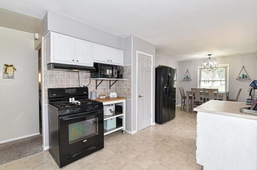 933 101, Milwaukee WI 53214-2513 exterior