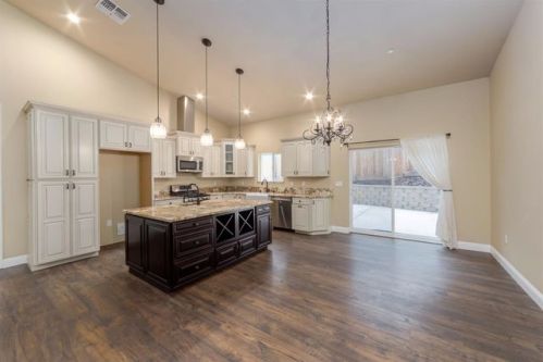3882 Peach Dr, Loomis, CA 95650-9739
