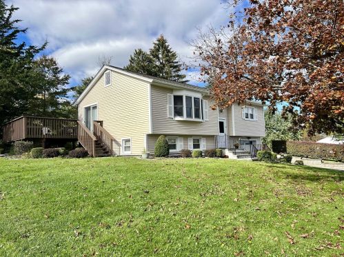 14 Carroll Dr, New Hamburg, NY 12590-4722