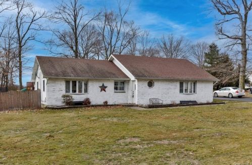 27 Lakeland Ave, Congers, NY 10920-1707